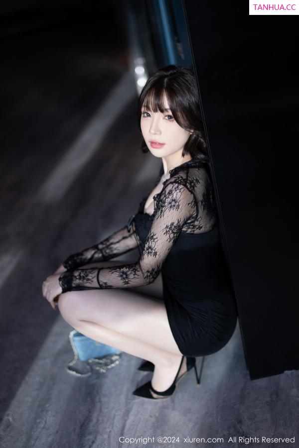 陈芝 芝芝Booty [XiuRen]高清写真图 2024.08.21 No.9048 徐莉芝Booty 时尚美腿第11张图片